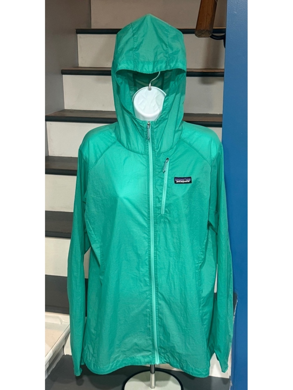 Patagonia Women’s Size Extra Large (XL) Houdini Fresh Teal Windbreaker Jacket!